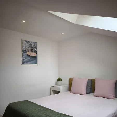 With 03 Bedrooms In Old Building In Lisbon, In Bairro Alto Apartment *