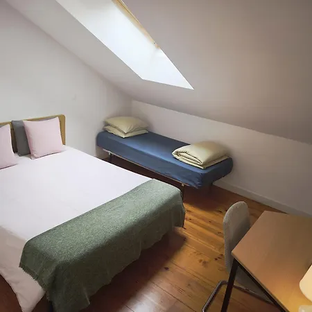 With 03 Bedrooms In Old Building In Lisbon, In Bairro Alto Lisboa