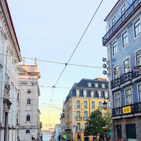 With 03 Bedrooms In Old Building In Lisbon, In Bairro Alto