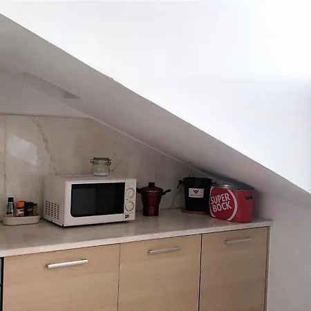 With 03 Bedrooms In Old Building In Lisbon, In Bairro Alto Apartment *